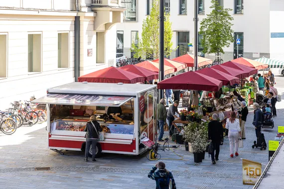 Bauernmarkt am Spakassenplatz